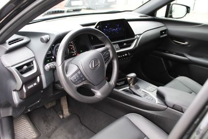 Car image 10