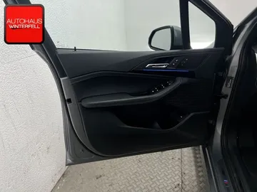 Car image 35