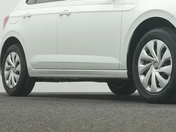 Car image 29