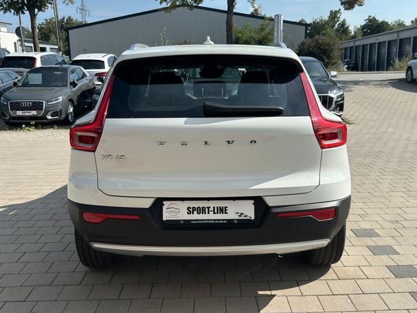 Volvo XC40 Momentum 110 kW image number 3