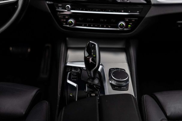 BMW 530i Touring xDrive 185 kW image number 38