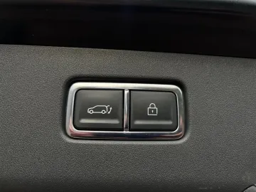 Car image 48