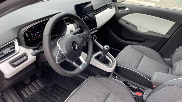 Renault Clio TCe 90 66 kW image number 12