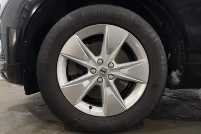 Car image 27