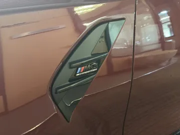 Car image 35