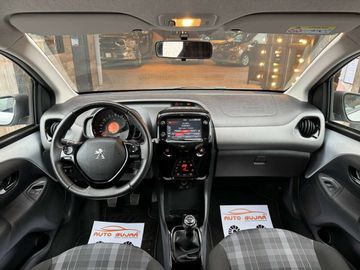 Car image 14