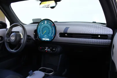 Car image 31