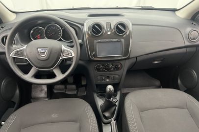 Car image 12