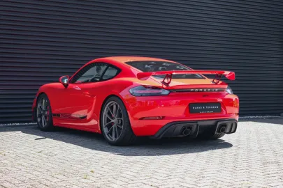 Car image 4