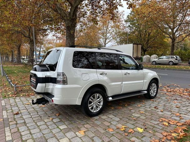 Mitsubishi Pajero 3.2 140 kW image number 6