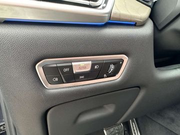 Car image 37