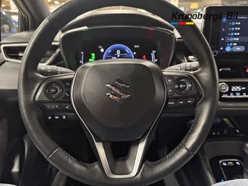 Car image 17