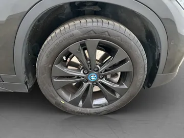 Car image 35