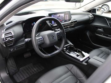 Car image 13