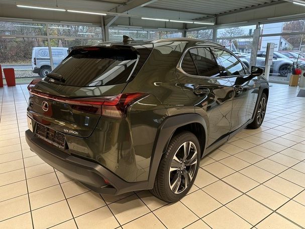 Lexus UX 250h 135 kW image number 2