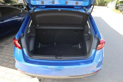 Car image 27