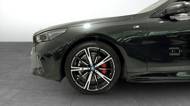 BMW 530 Touring xDrive 221 kW image number 15