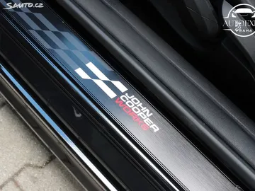 Car image 27