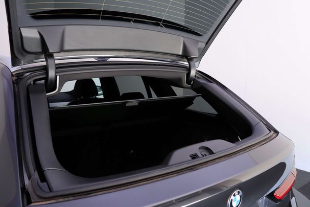 BMW 520i Touring 135 kW image number 22