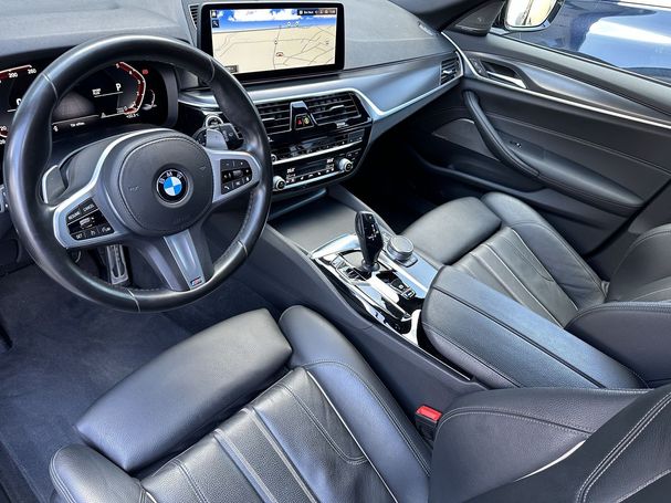 BMW 540i Touring xDrive 245 kW image number 13