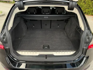 Car image 47