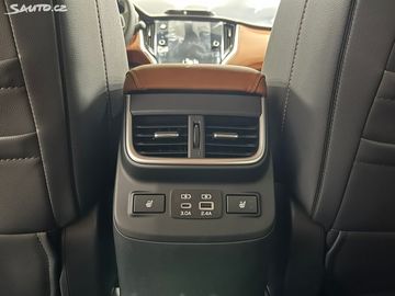 Car image 37