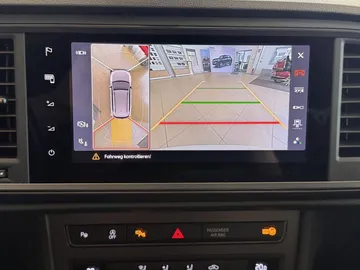 Car image 29