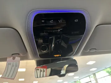 Car image 28