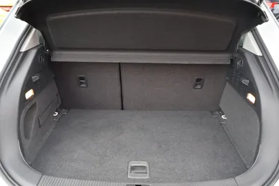 Car image 32