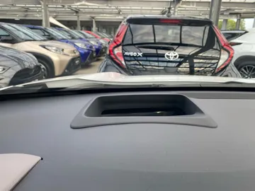 Car image 31
