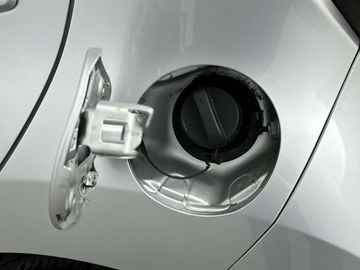 Car image 37