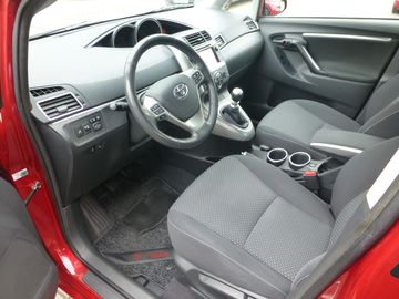 Car image 11