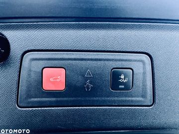 Car image 40