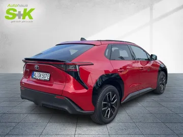 Car image 4