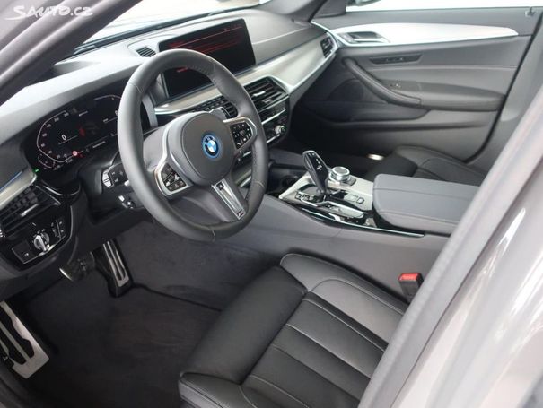 BMW 530 Touring xDrive 215 kW image number 8