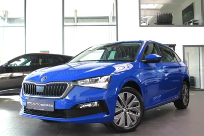 Car image 19