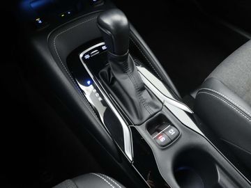 Car image 12