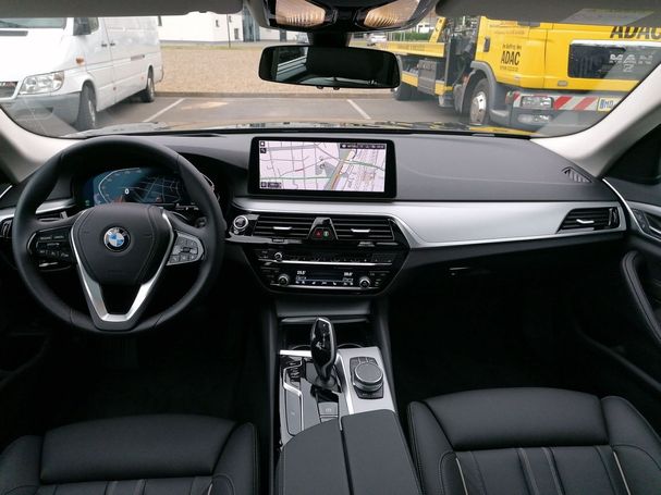 BMW 520d Touring 140 kW image number 8