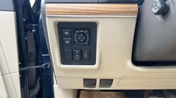 Toyota Land Cruiser 2.8 D-4D Executive 130 kW image number 22