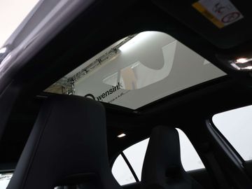 Car image 32