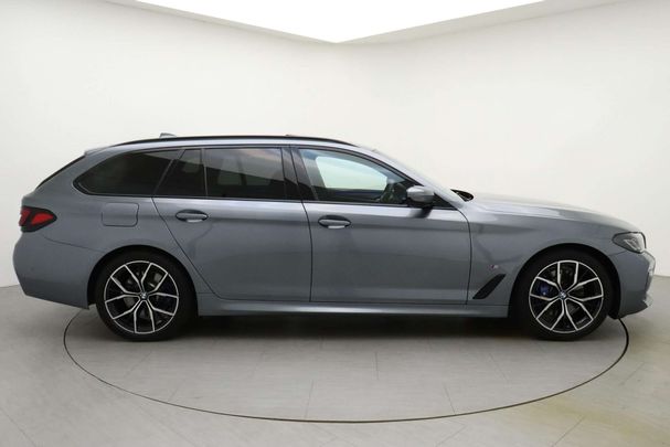 BMW 520d Touring xDrive 140 kW image number 4