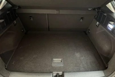 Car image 33