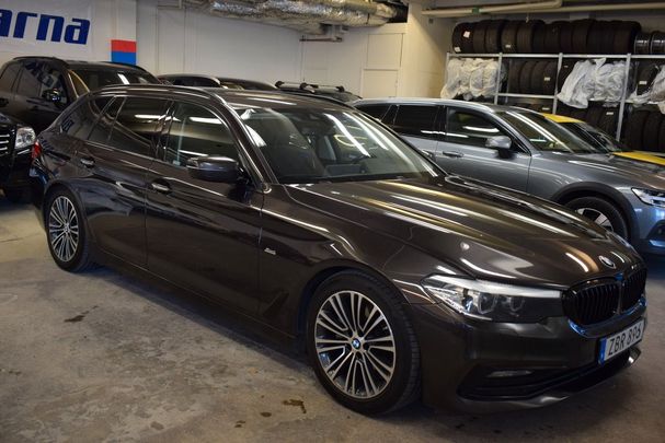 BMW 520d Touring xDrive Sport Line 140 kW image number 3