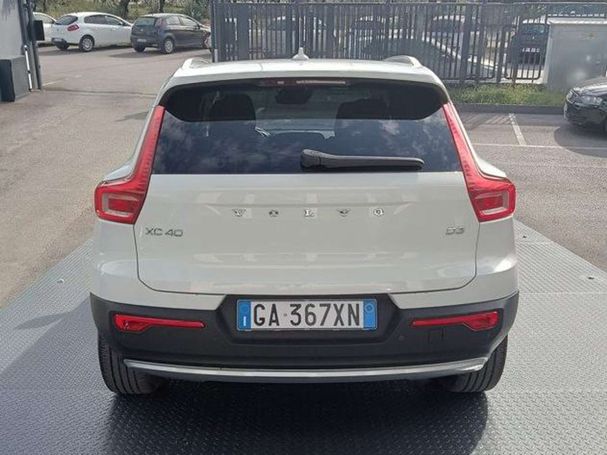 Volvo XC40 D3 Geartronic Momentum 110 kW image number 3