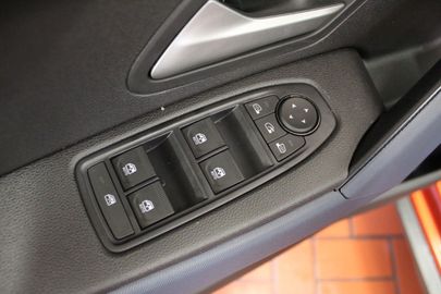 Car image 36