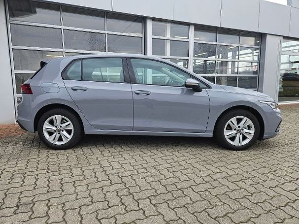 Volkswagen Golf 1.0 eTSI Life DSG 81 kW image number 5