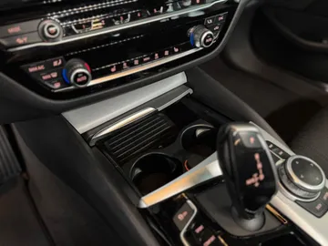 Car image 34