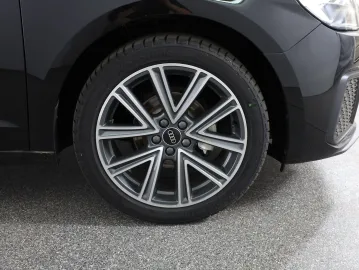 Car image 33