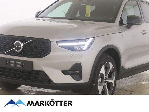 Volvo XC40 B3 Plus Dark 120 kW image number 3