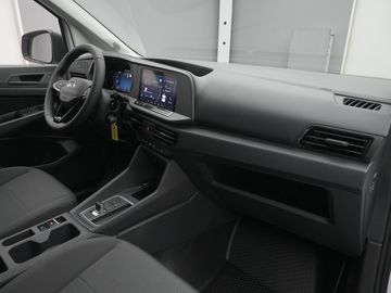 Car image 32